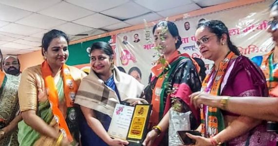 Dr Varada Gokhale honored with Late Sushma Swaraj Award for 2023